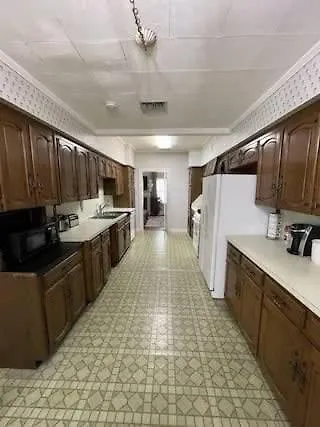 Spacious Corporate In Downtown *